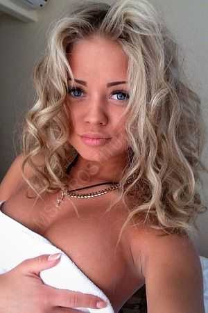 Ксюша, 89380870885