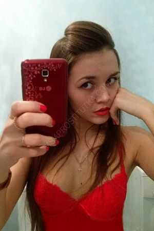 Карина, 89585787571