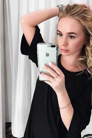 Алина, 89585787571