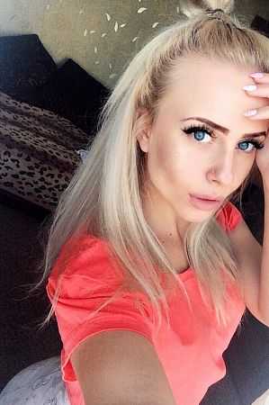 Катя, 89585409937