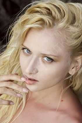 Лариса, 89394999980