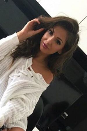 Лариса, 89585787571