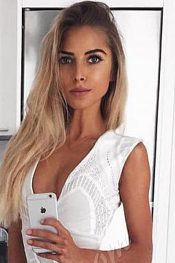 Карина, 89923297762