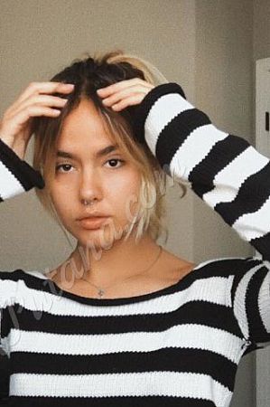 Алёна, 89856746414