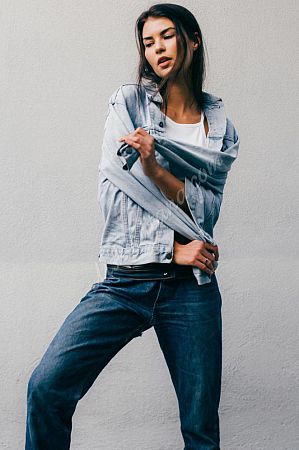 Кира, 89585787571