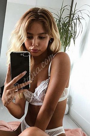 Анюта, 89585409937