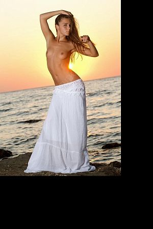 Нелли, 89394999980