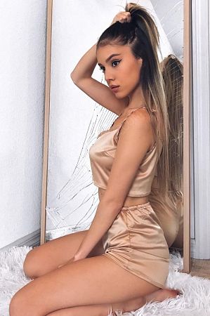 Алиса, 89585787571