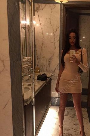 Карина, 89585787571